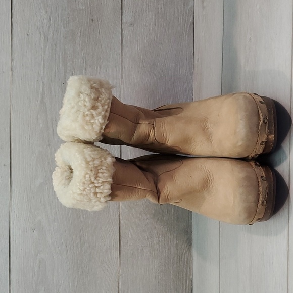 Ugg Australia Women Sheepskin Ankle Wood Wedge Boots shoes sz 7 - Picture 3 of 13